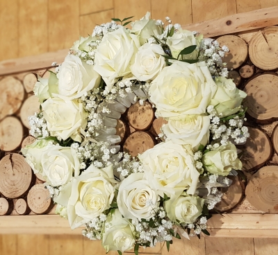 Pure white wreath