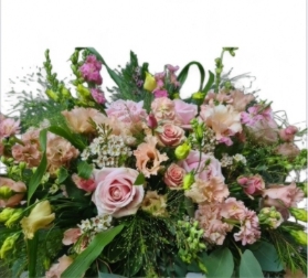 Casket spray in pastles