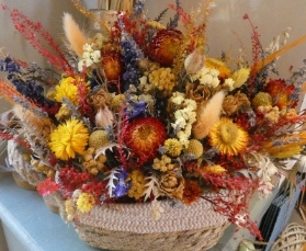 Dried Flower basket Arrangements